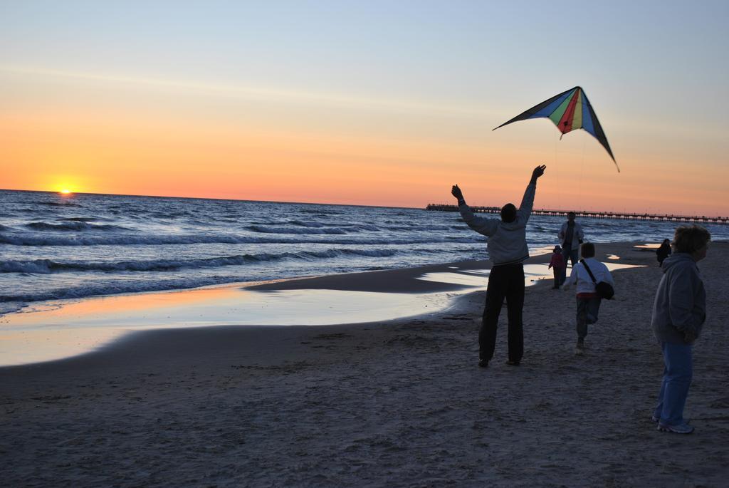 Saules Krantas Aparthotel Palanga Bagian luar foto